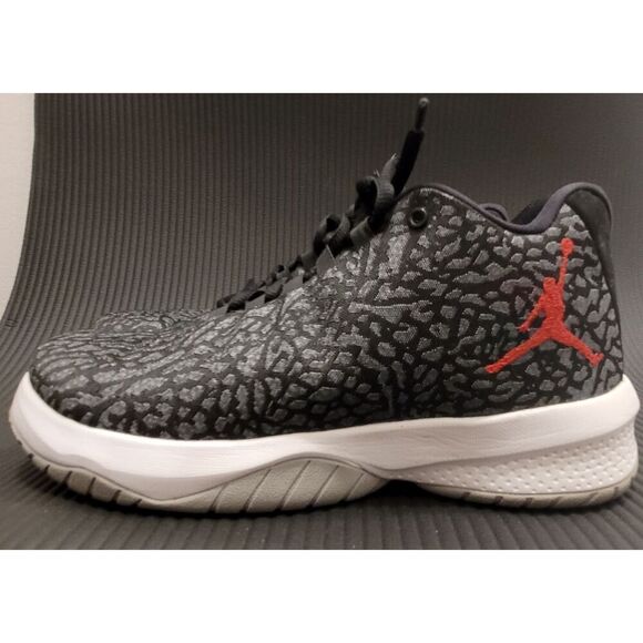 Jordan B.Fly Wolf Grey - Like New - Size 8.5 - Picture 4 of 7